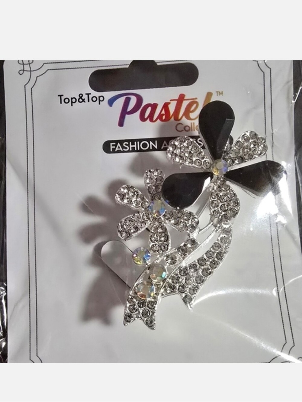 Fashion Jewelry Silver and Clear Crystal Floral Brooch